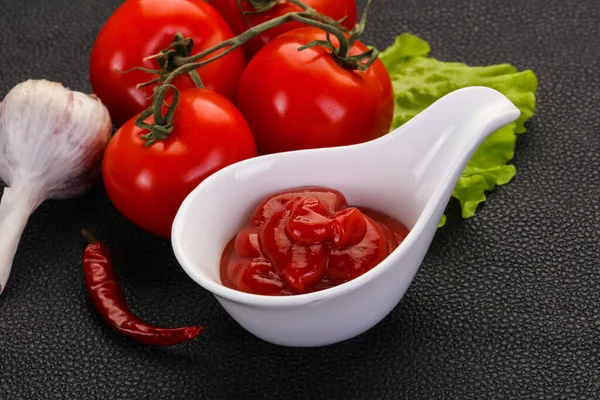 Tomatenketchup Sauce Serviert Pfeffer Und Knoblauch — Stockfoto