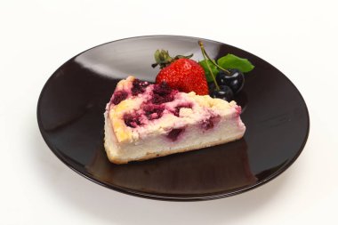 Kirazlı cheesecake çilekli ve naneli.