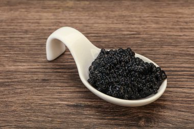 Lüks balık, kâsede siyah havyar.