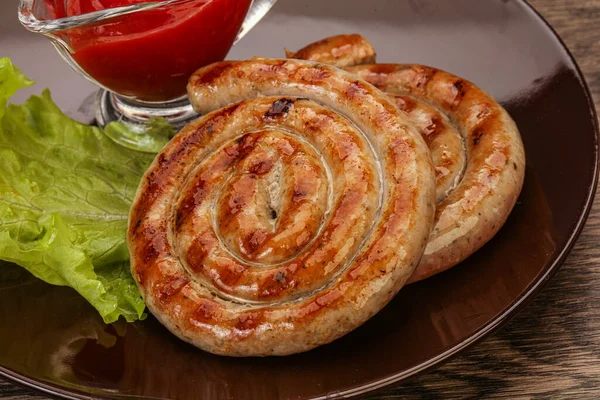 Gegrilltes Rundes Schweinefleisch Leckere Würstchen Mit Sauce — Stockfoto