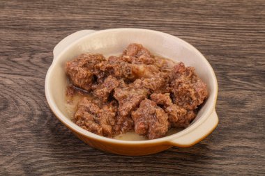 Kavanozda baharatlı geyik güveci