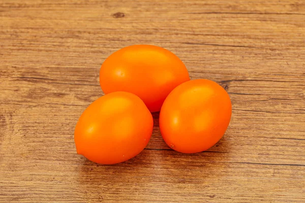 Vegetais Saborosos Tomate Amarelo Heap Sobre Fundo — Fotografia de Stock