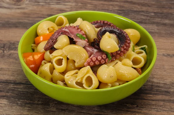 Pasta Met Octopus Peterselie Gele Tomaten — Stockfoto