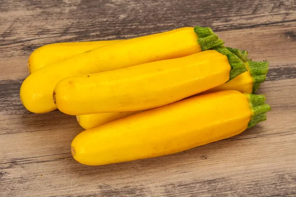 Reif Lecker Gelbe Junge Zucchini Häufchen — Stockfoto