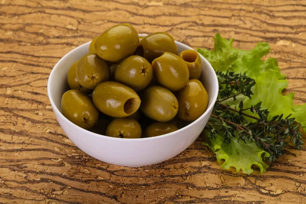 Grandes Olives Vertes Dans Bol — Photo