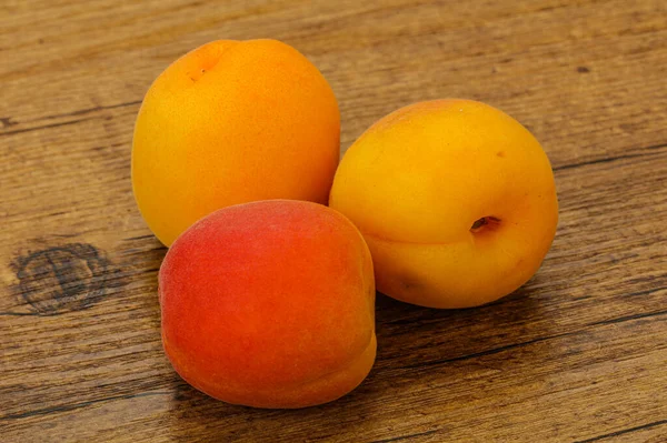 Verse Rijpe Zoete Paar Abrikozen Fruit — Stockfoto