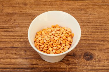 Kavanozda pişirmek için kuru bezelye