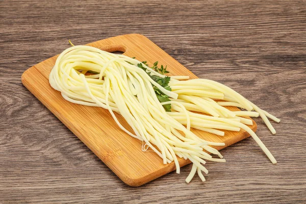 Chechil Spaghetti Kaas Snack Aan Boord — Stockfoto