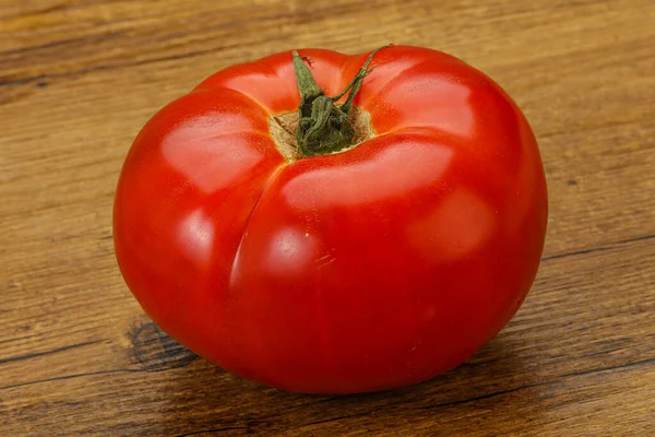 Grande Tomate Rouge Juteuse Mûre Pour Cuisson — Photo