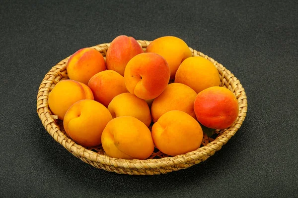 Fresh Ripe Sweet Few Apricots Fruit — Stock Photo, Image