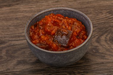 Domatesli ve otlu patlıcan sote.