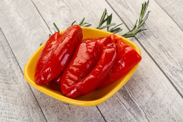 Peperone Rosso Sottaceto Con Olio — Foto Stock