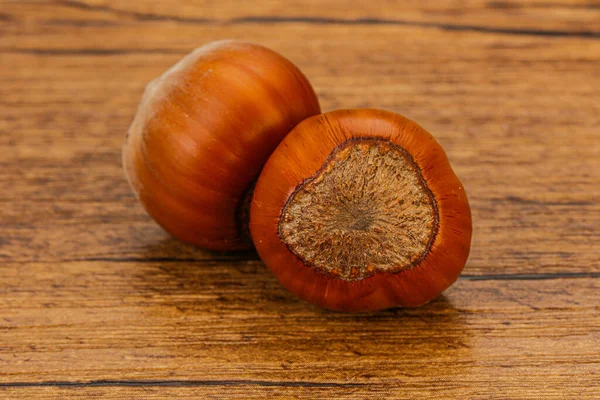 Twee Rijpe Smakelijke Hele Hazelnoot Hazelaar — Stockfoto