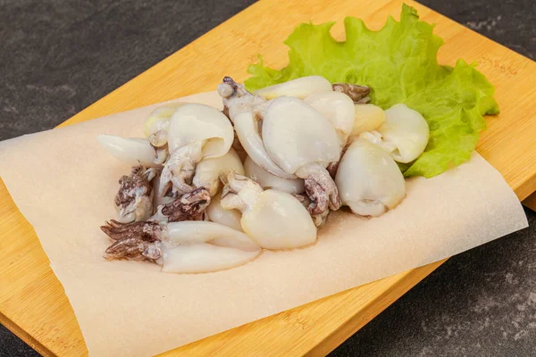 Çiğ Deniz Ürünleri Güvertede Pişirmek Için Mürekkep Balığı — Stok fotoğraf