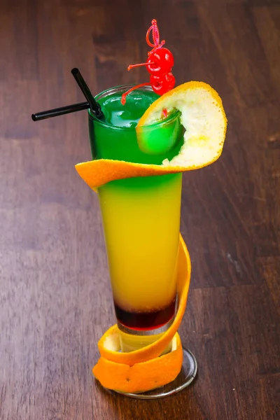 Тропічний Клубний Коктейль Алкоголем Який Подають Апельсином — стокове фото