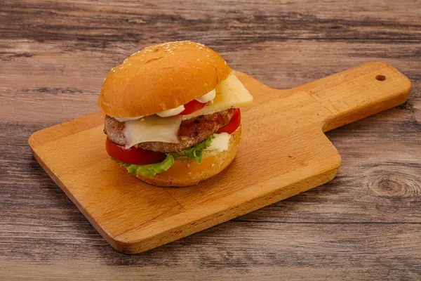 Delicosa Hamburguesa Con Atún Queso —  Fotos de Stock