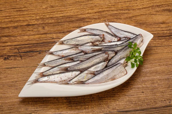 Anchovies Hal Snack Tálban Tálalva Bazsalikom Levelek — Stock Fotó