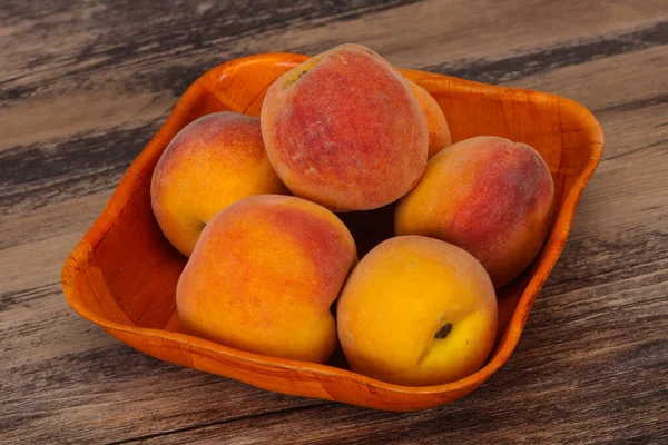 Ripe Peach Heap Wooden Basket — Stock Photo, Image