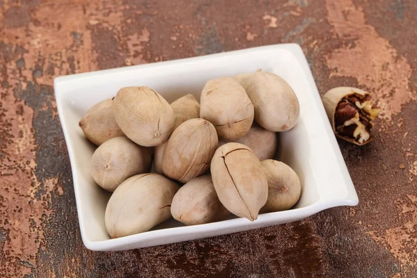 Pekannüsse Häufen Sich Der Schüssel — Stockfoto