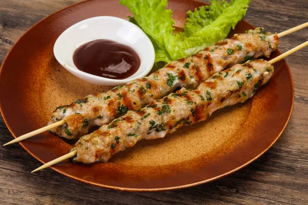 Brochette Porc Haché Kebab Avec Sauce Barbecue — Photo