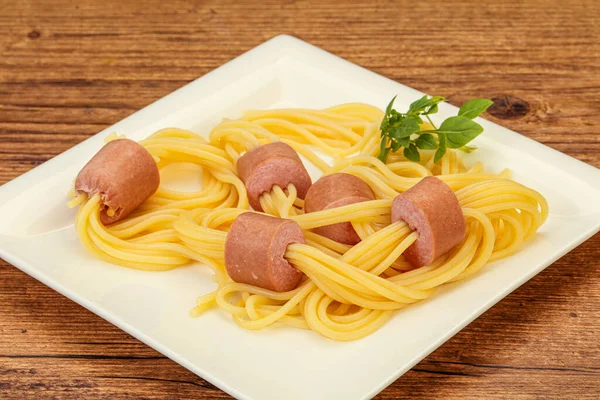 Kids Pasta Spaghetti Sausages Basil — Stock Photo, Image