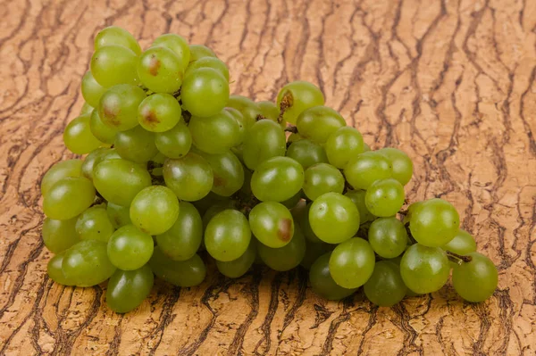 Süßer Grüner Traubenzweig Über Hintergrund — Stockfoto