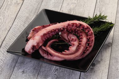 Biberiyeli lezzetli ahtapot dokunaçları