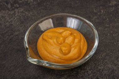 Kasede baharatlı hardal sosu