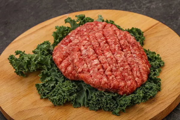 Rauwe Rundvleeshamburger Voor Grill — Stockfoto