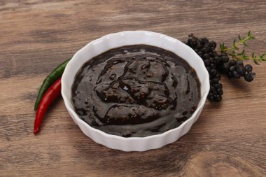 Et için baharatlı karabiber sosu.