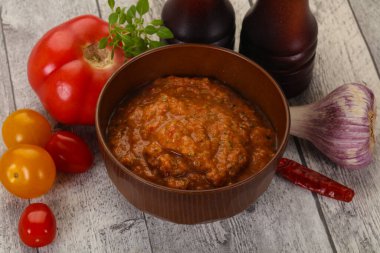 Meşhur İspanyol soğuk domates çorbası.