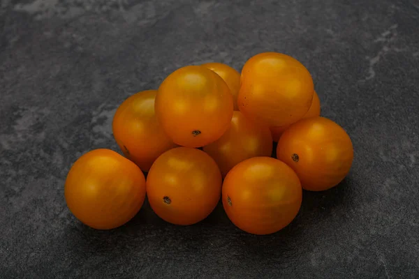 Tumpukan Tomat Cherry Segar Berwarna Kuning — Stok Foto