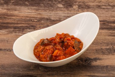 Domatesli ve otlu patlıcan sote.