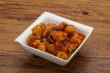 İstiridye soslu tavuk ve sebzeli kişniş.