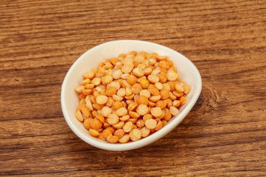 Kavanozda pişirmek için kuru bezelye