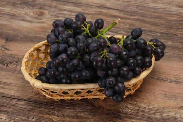 Uva Vermelha Doce Madura Fresca Ramo — Fotografia de Stock