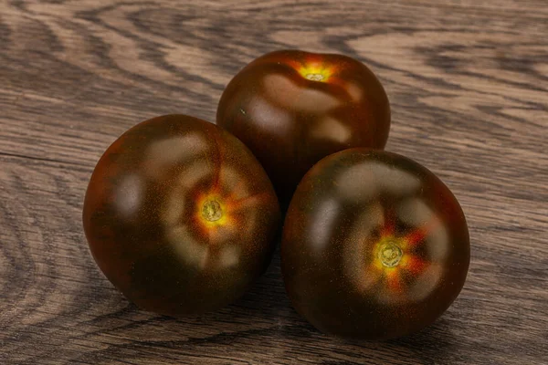 Schwarzer Leckerer Saftiger Kumato Tomatenhaufen — Stockfoto