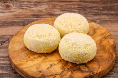 Çiğ patates ezmesi - doldurulmuş patates pirzolası - pişirmek için.