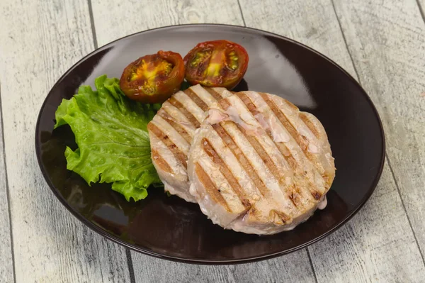 Bistecca Tonno Alla Griglia Con Kumato Insalata — Foto Stock