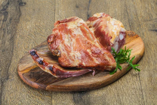 Smoked Pork Ribs Wooden Background Served Rucola — Stock Photo, Image