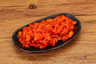 Domates soslu ve biberli fırında böbrek.