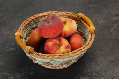 Tatlı, lezzetli, birkaç şeftali