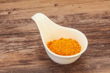 Tumerik - kâsede sokağa çıkma yasağı tozu