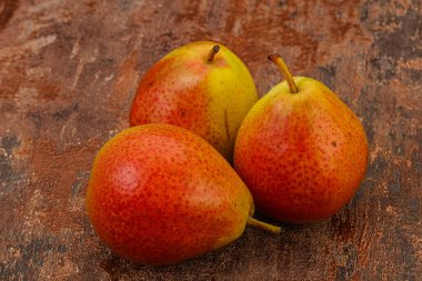 Tatlı olgun armut alabalığı meyvesi