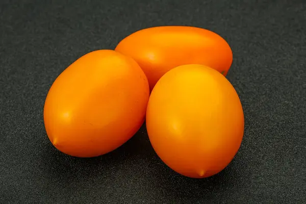 Mało Żółte Dojrzałe Smaczne Pomidory Warzywa — Zdjęcie stockowe