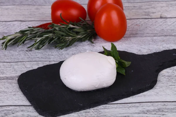 Italienische Mozzarella Käsekugel Serviert Basilikum Und Tomaten — Stockfoto