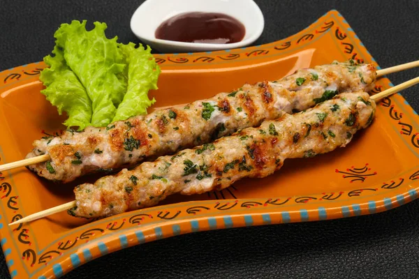 Brochette Porc Haché Kebab Avec Sauce Barbecue — Photo