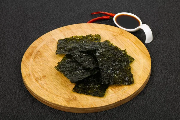 Finom Nori Chips Szójaszósszal — Stock Fotó