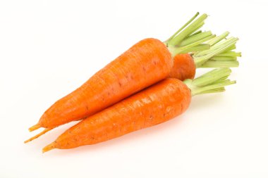 Üç taze taze taze havuç