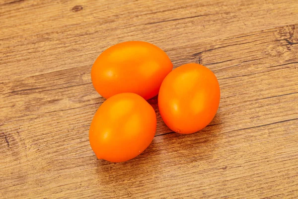 Leckeres Gemüse Gelber Tomatenhaufen Über Dem Hintergrund — Stockfoto